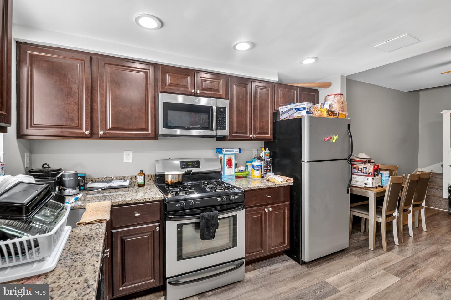 1245 Sargeant St Property Photo 11