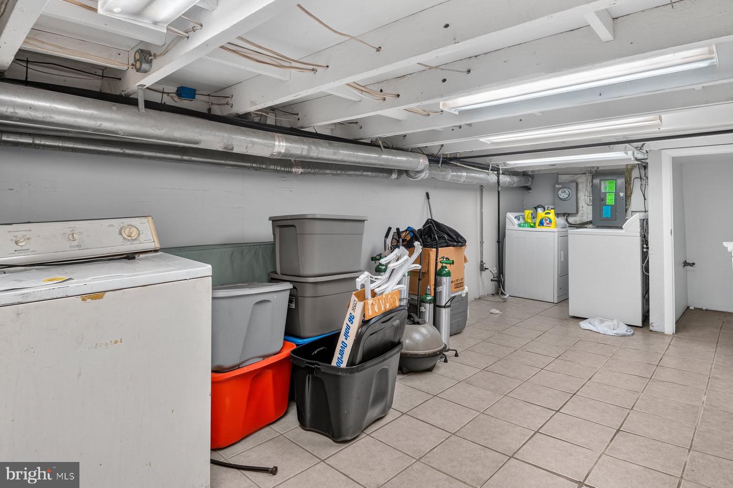 1245 Sargeant St Property Photo 18