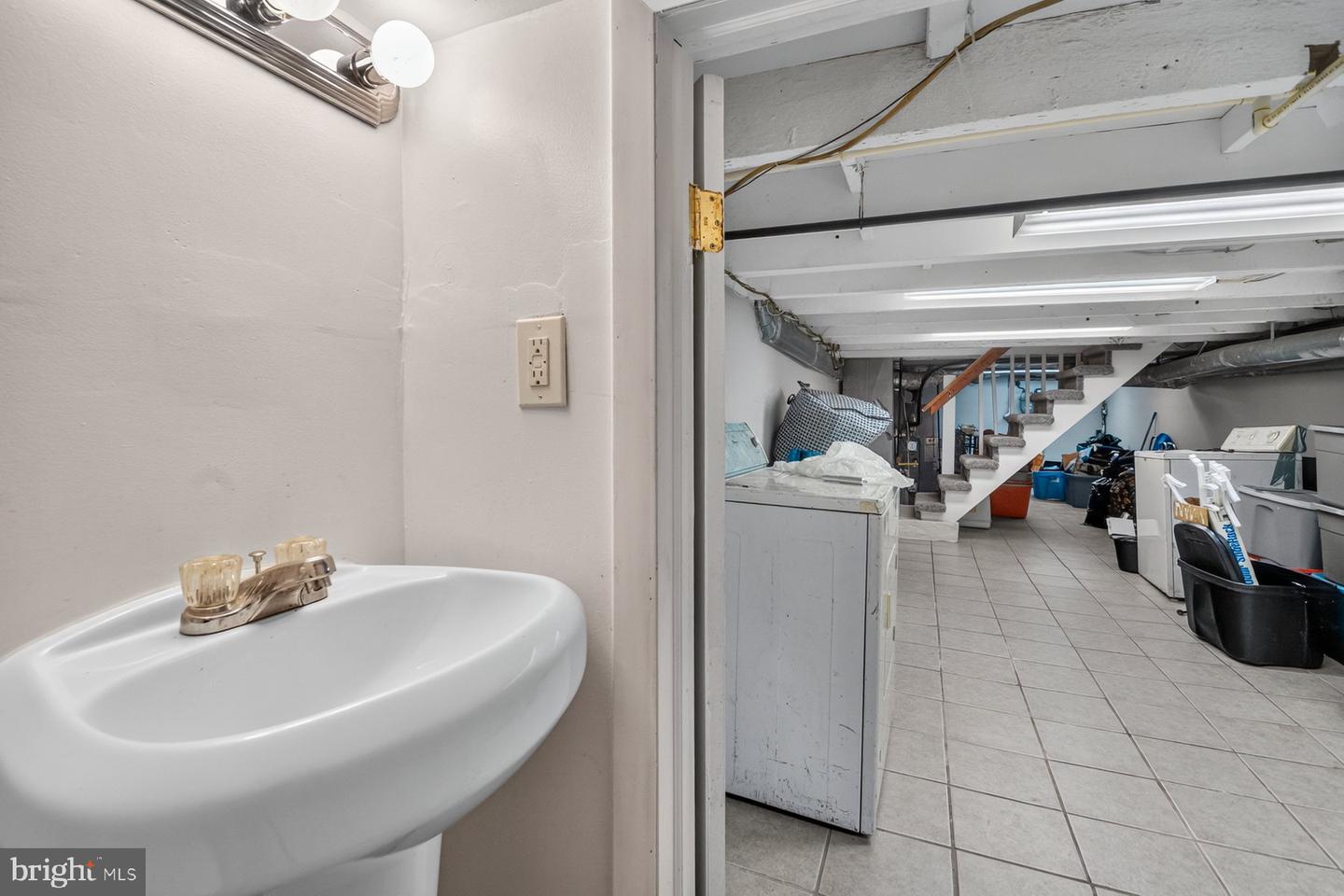 1245 Sargeant St Property Photo 19