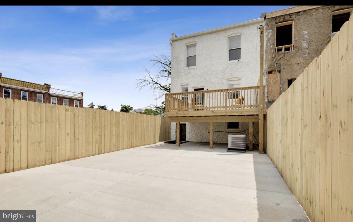 5300 Maple Ave Property Photo 14