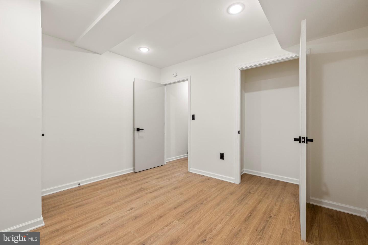 2784 W North Ave Property Photo 14