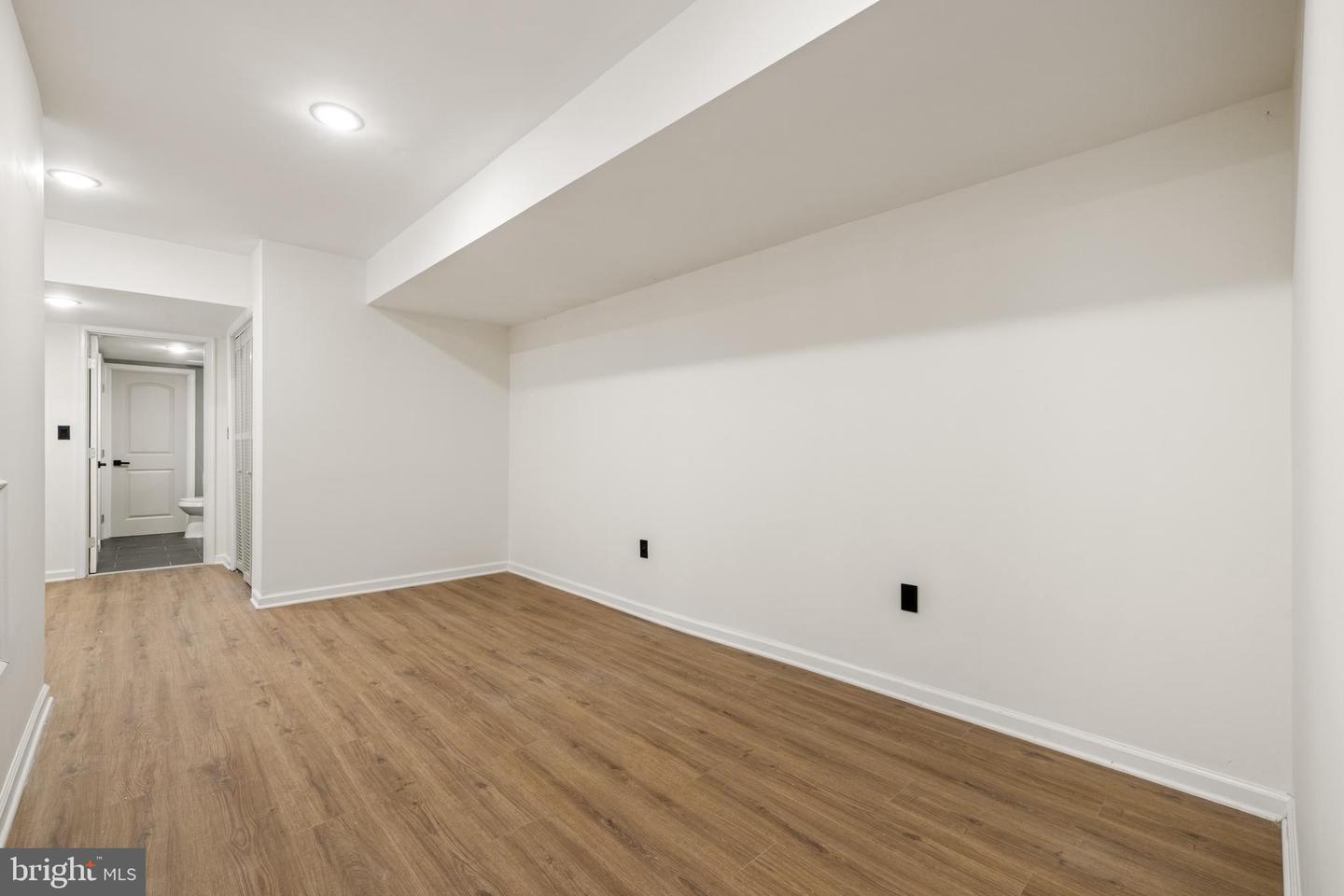 2784 W North Ave Property Photo 15