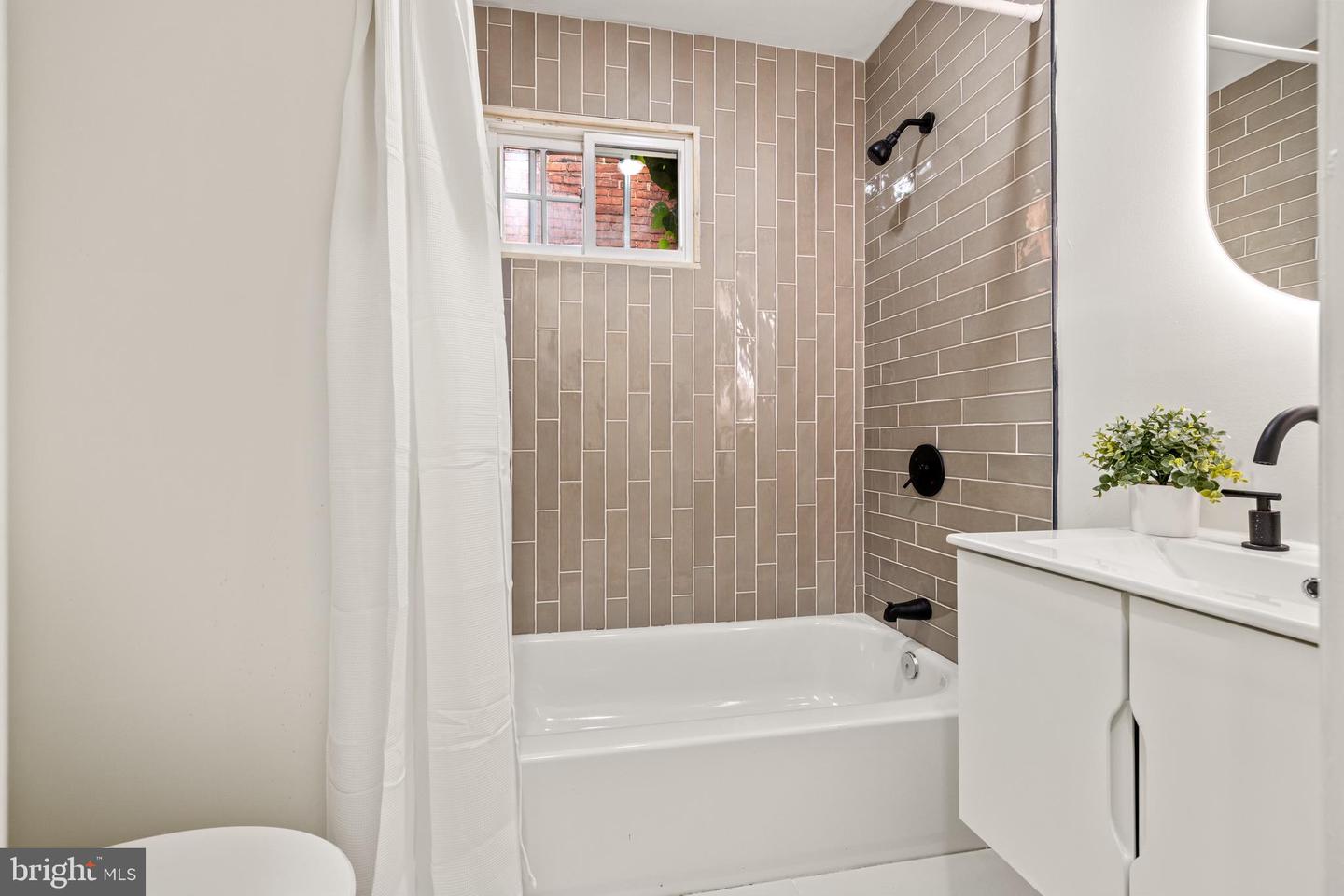 2784 W North Ave Property Photo 25