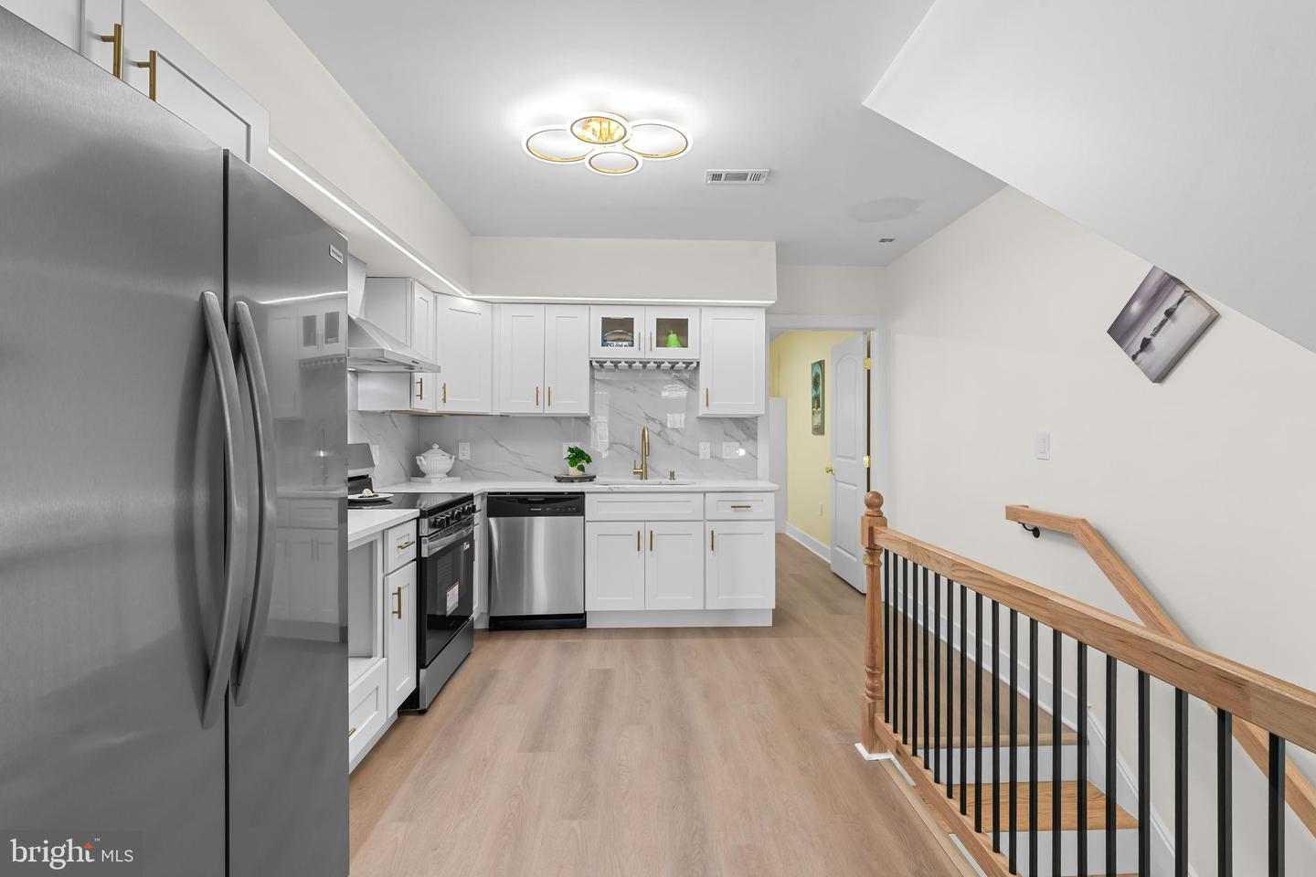 1008 E Biddle St Property Photo 6