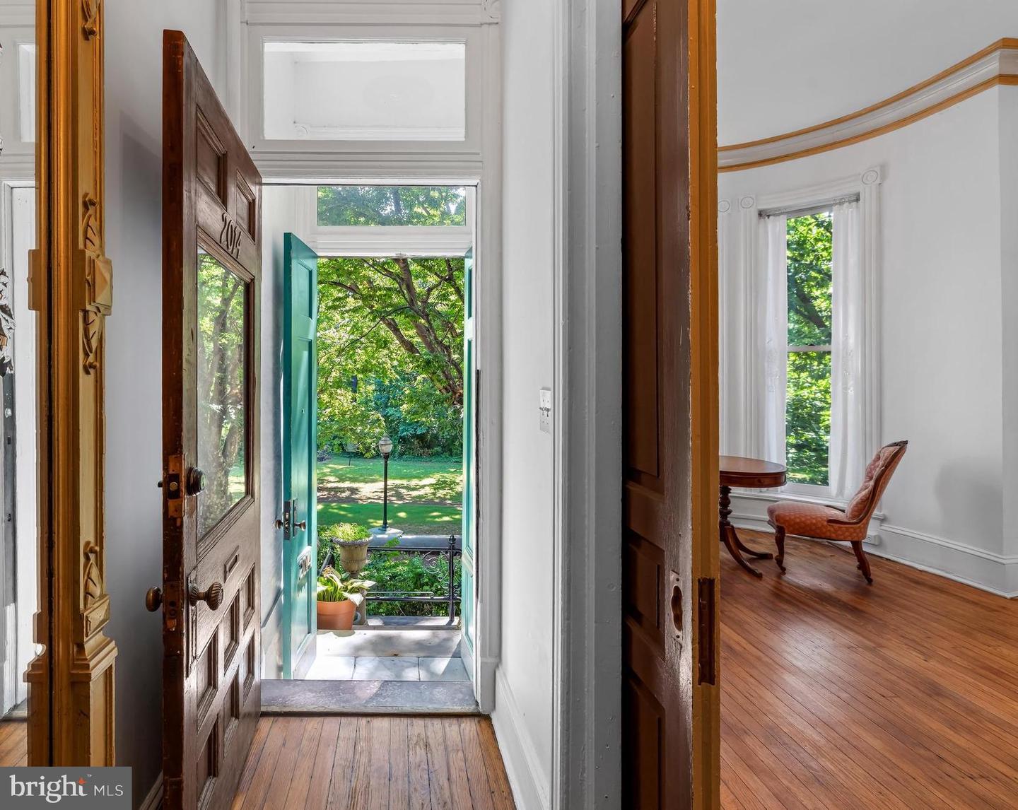 2014 Mount Royal Ter Property Photo 1