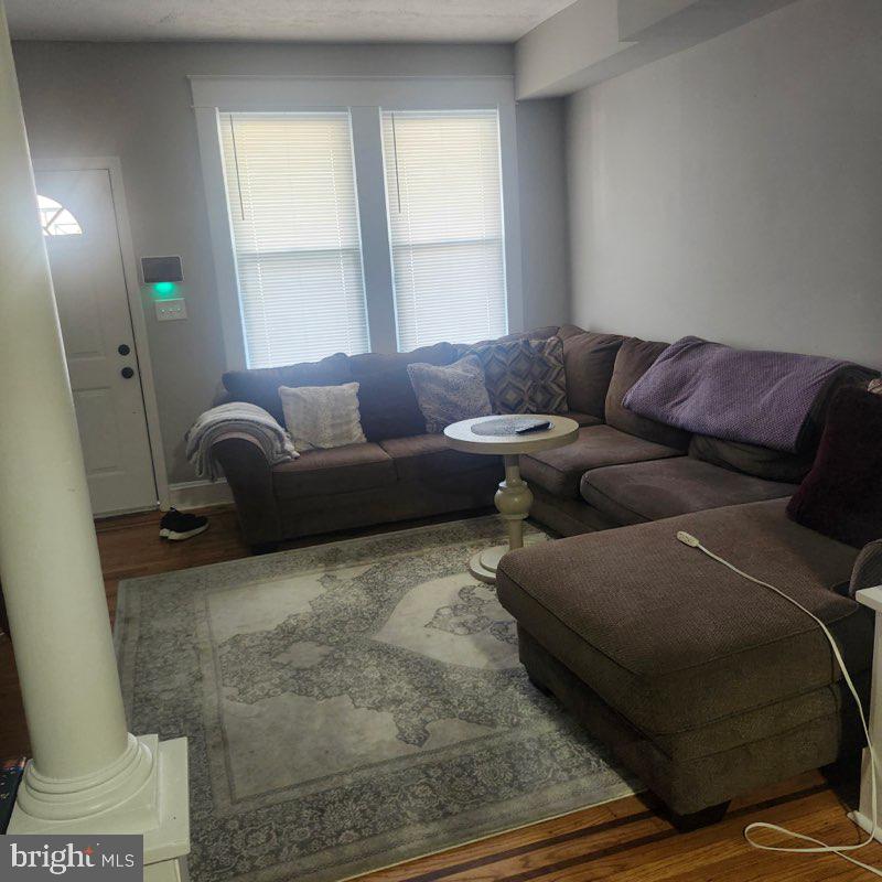 3928 6th St Property Photo 2