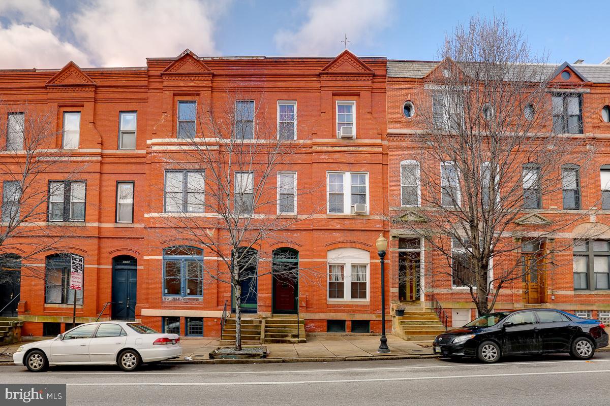 2118 Saint Paul St Property Photo 2