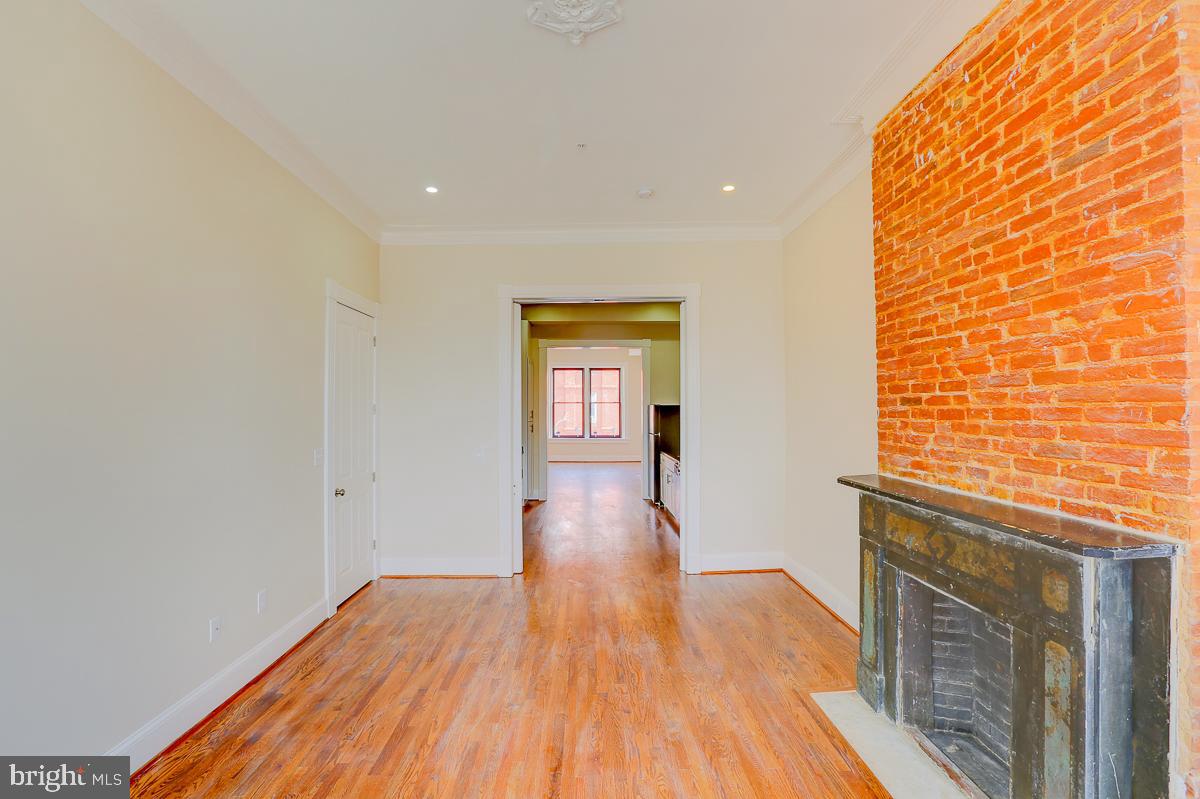 2118 Saint Paul St Property Photo 11