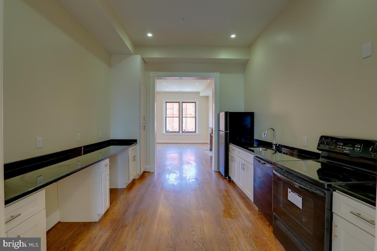 2118 Saint Paul St Property Photo 14
