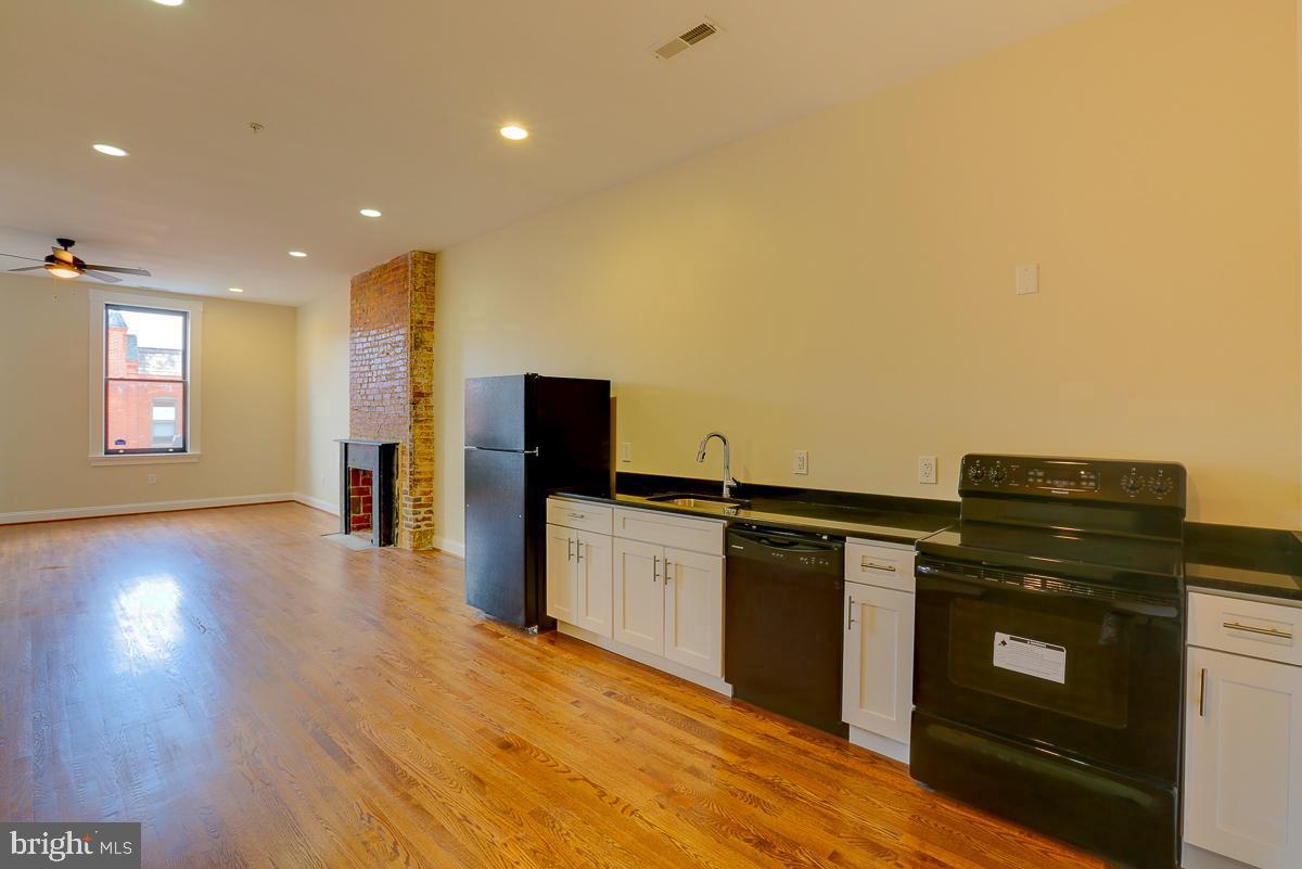2118 Saint Paul St Property Photo 19