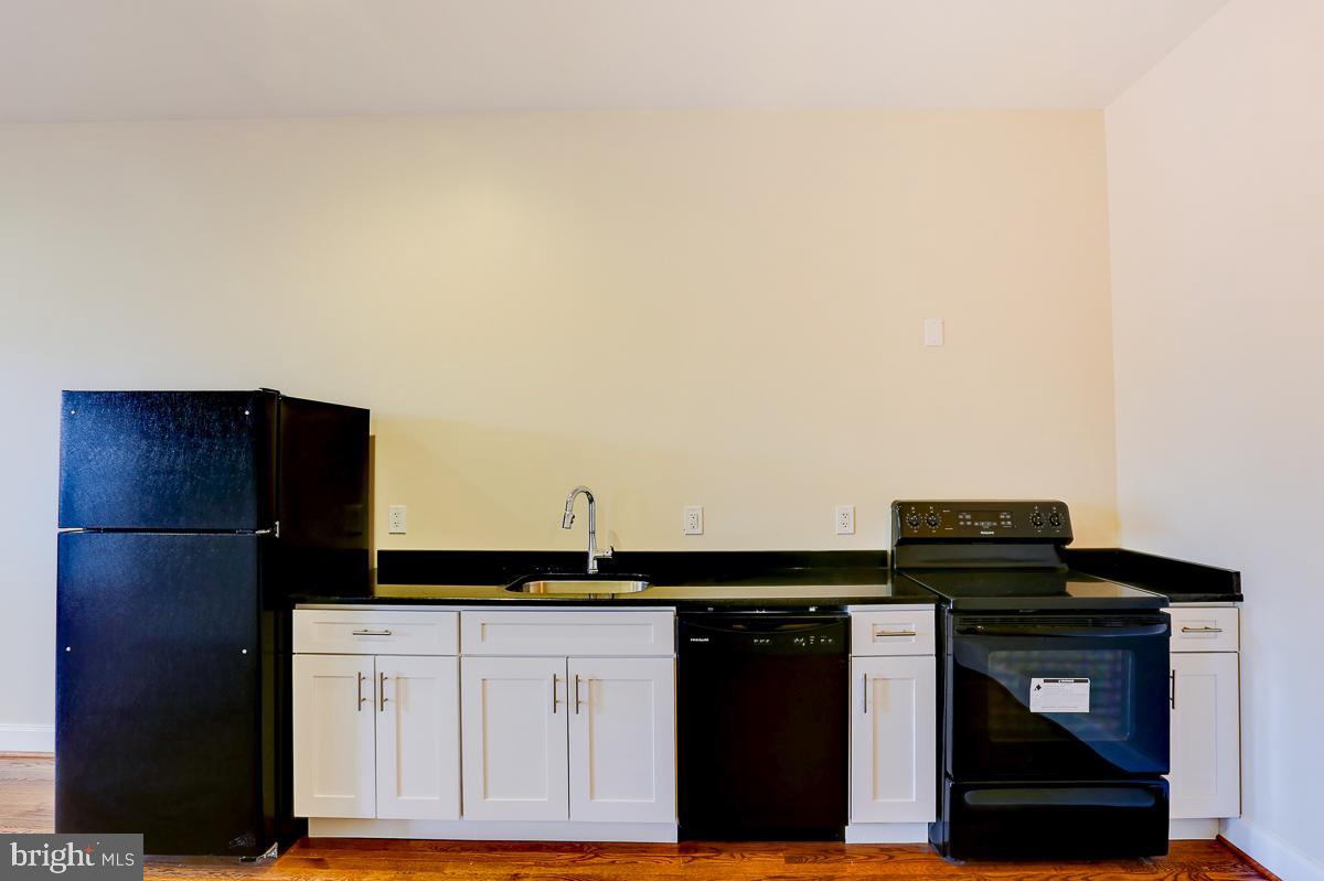 2118 Saint Paul St Property Photo 20
