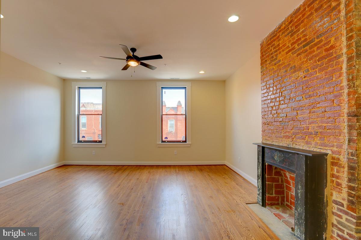 2118 Saint Paul St Property Photo 22