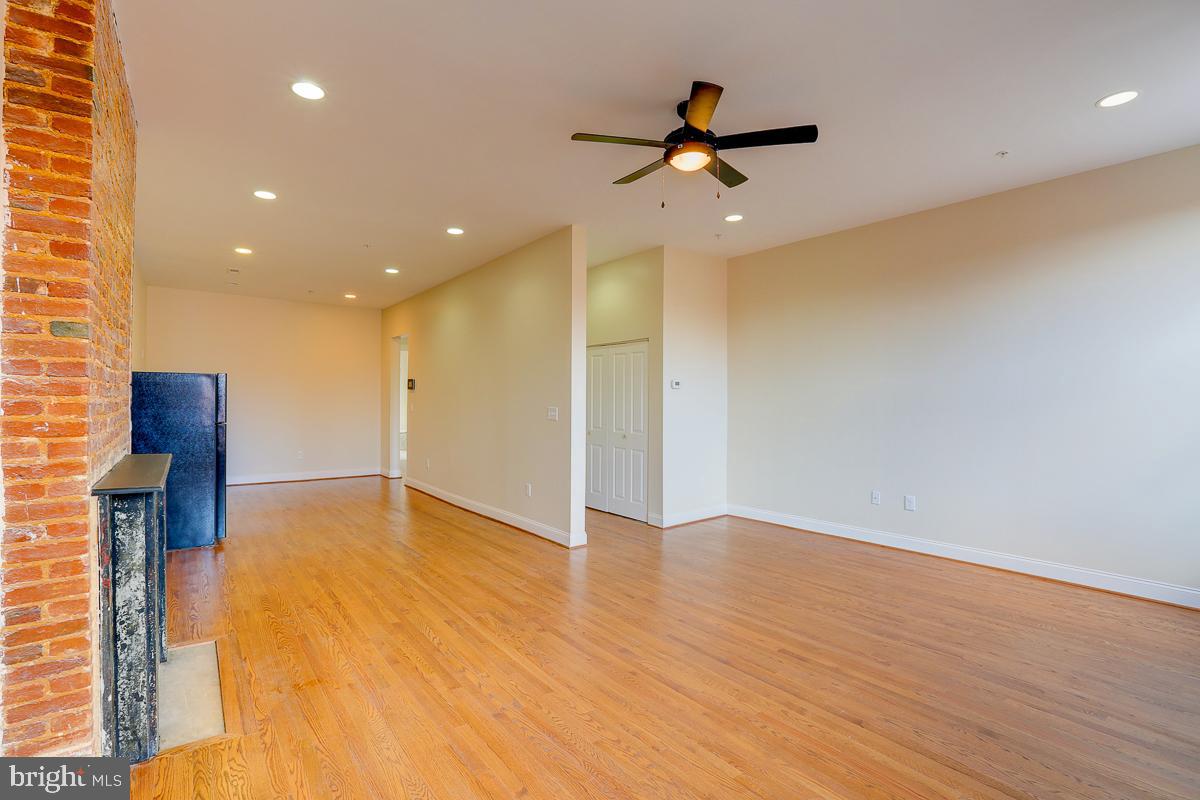 2118 Saint Paul St Property Photo 23