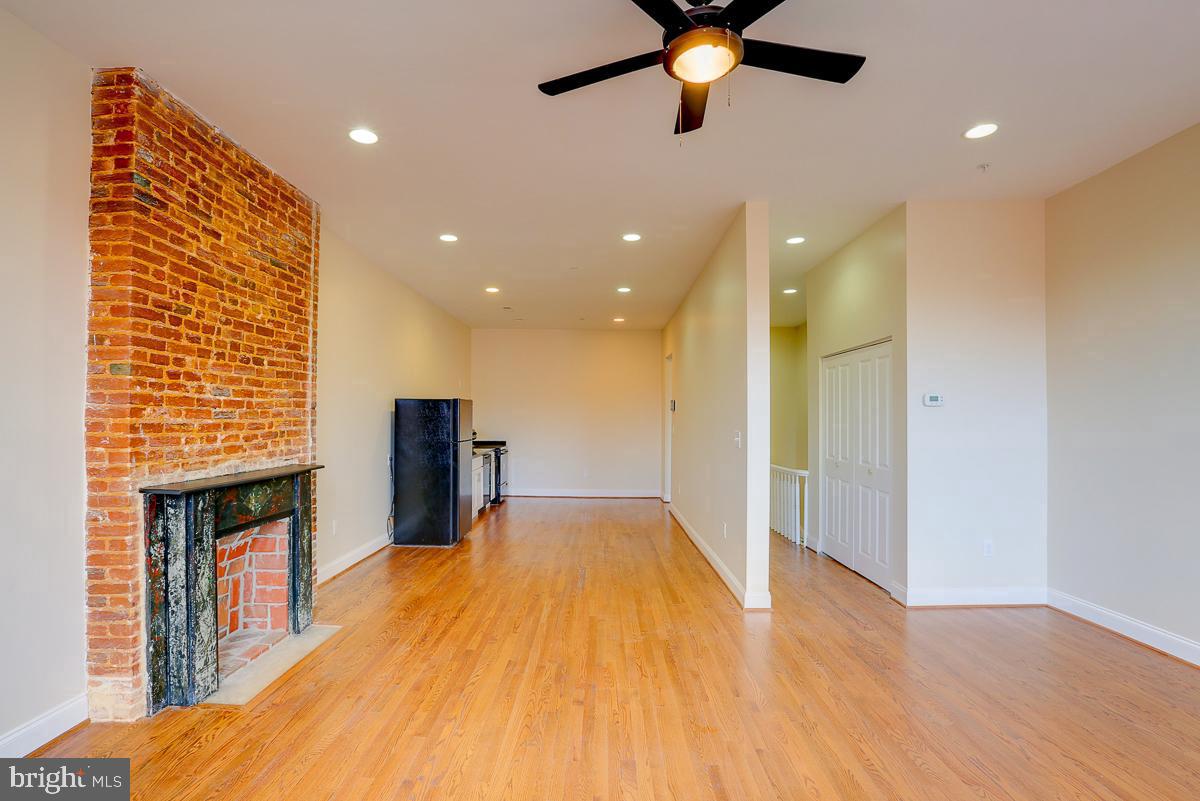 2118 Saint Paul St Property Photo 24