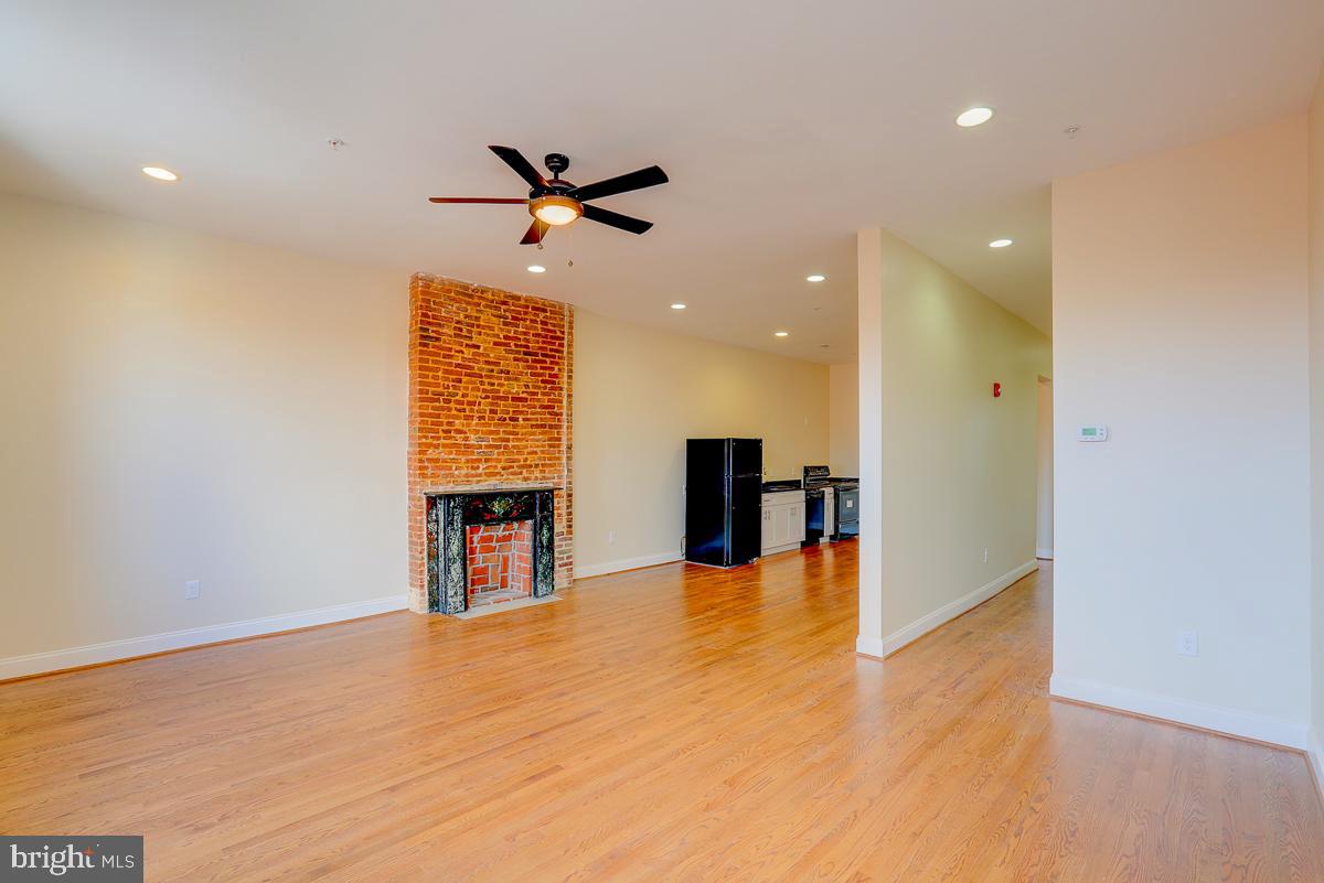 2118 Saint Paul St Property Photo 25