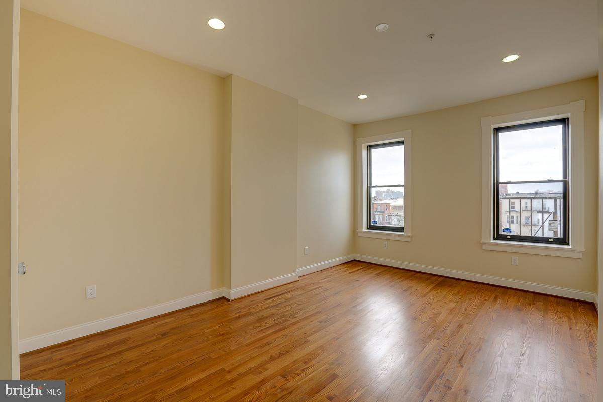 2118 Saint Paul St Property Photo 26