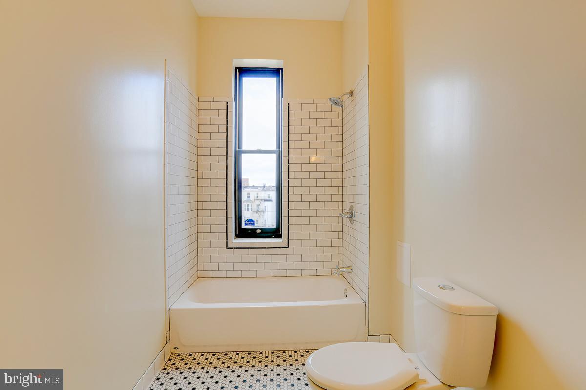 2118 Saint Paul St Property Photo 30