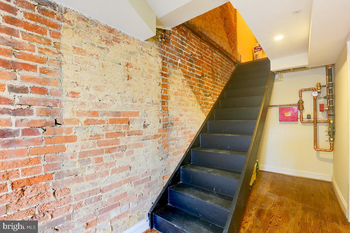 2118 Saint Paul St Property Photo 45