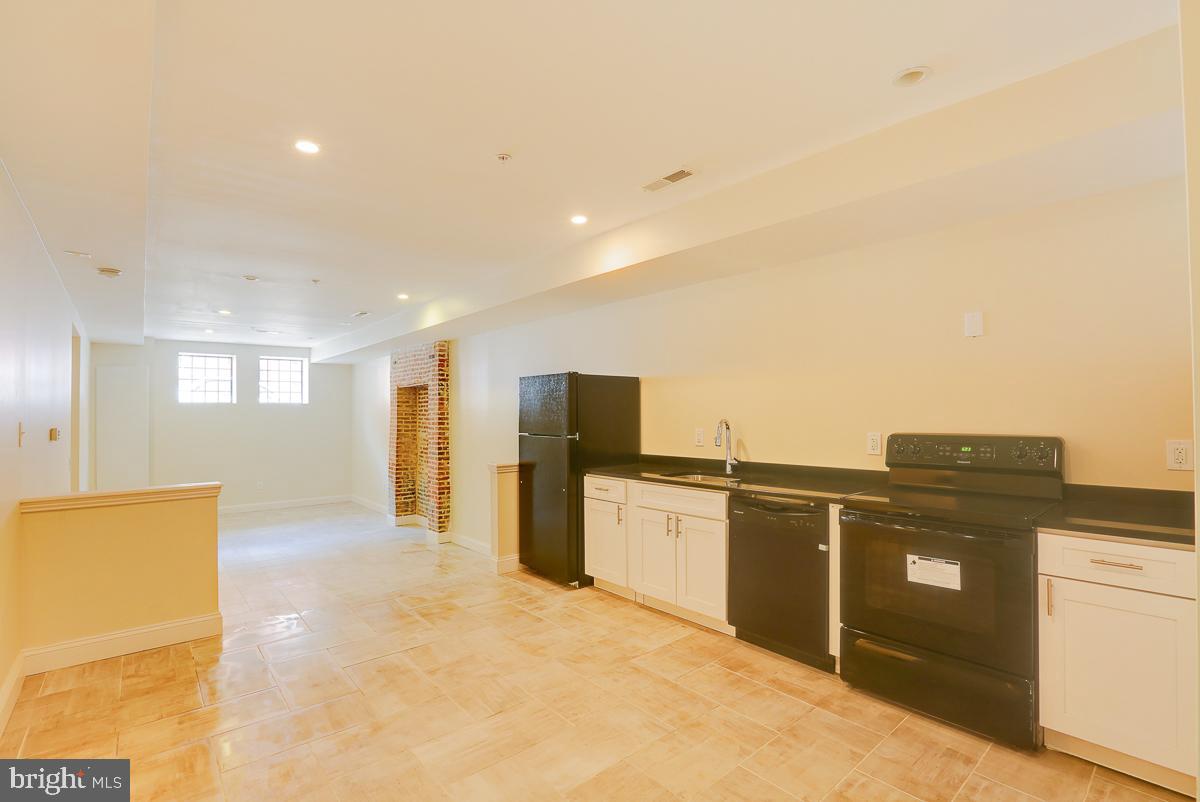 2118 Saint Paul St Property Photo 46