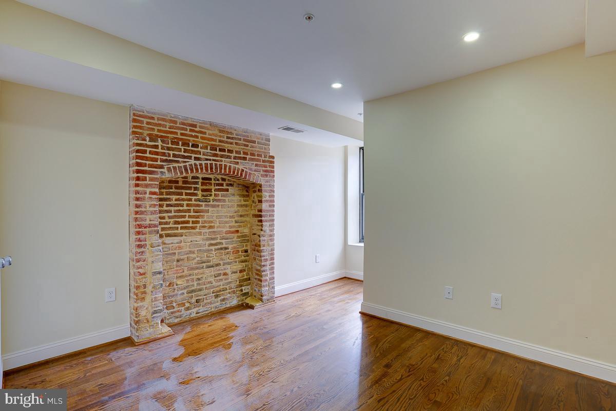 2118 Saint Paul St Property Photo 51