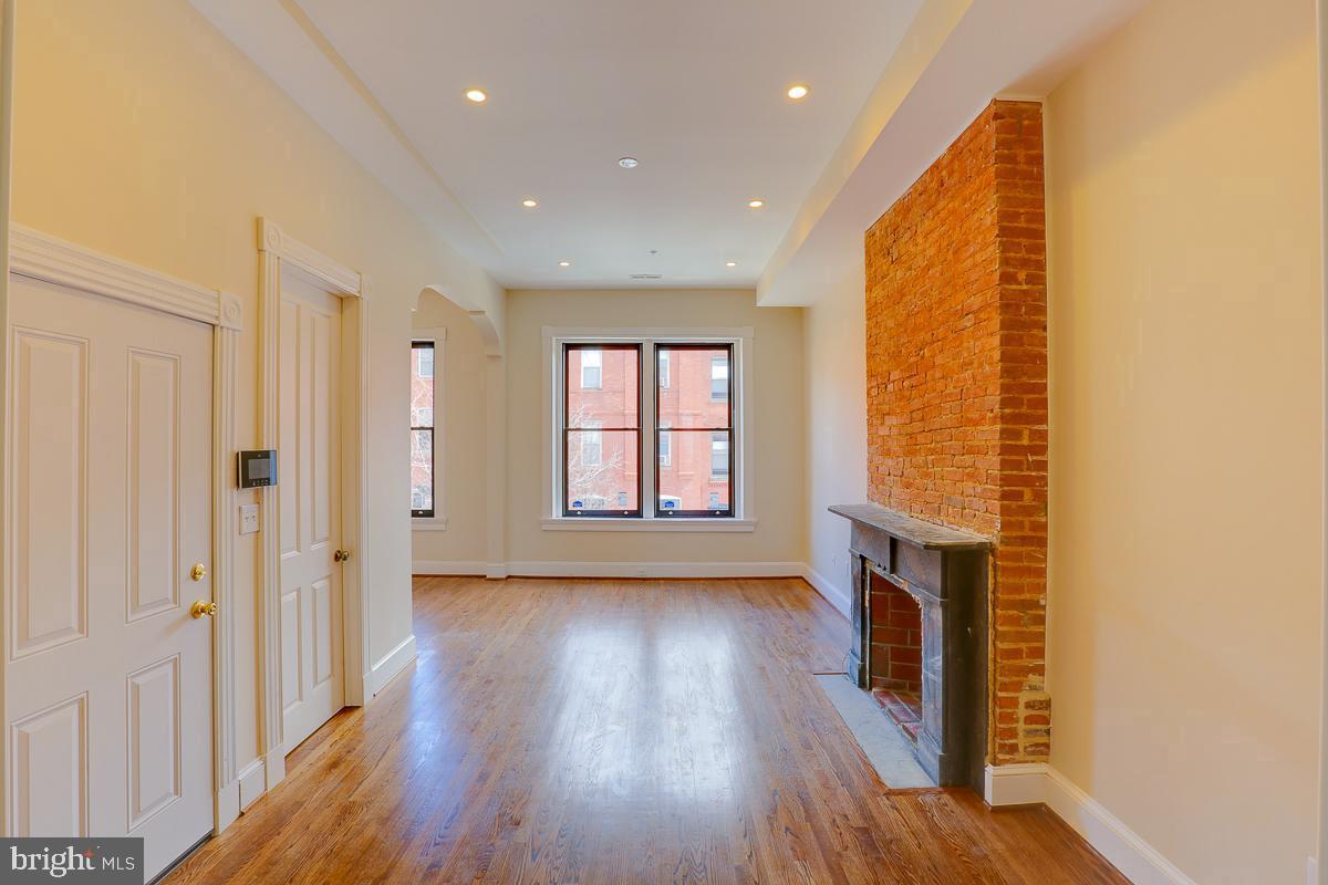 2118 Saint Paul St Property Photo 62