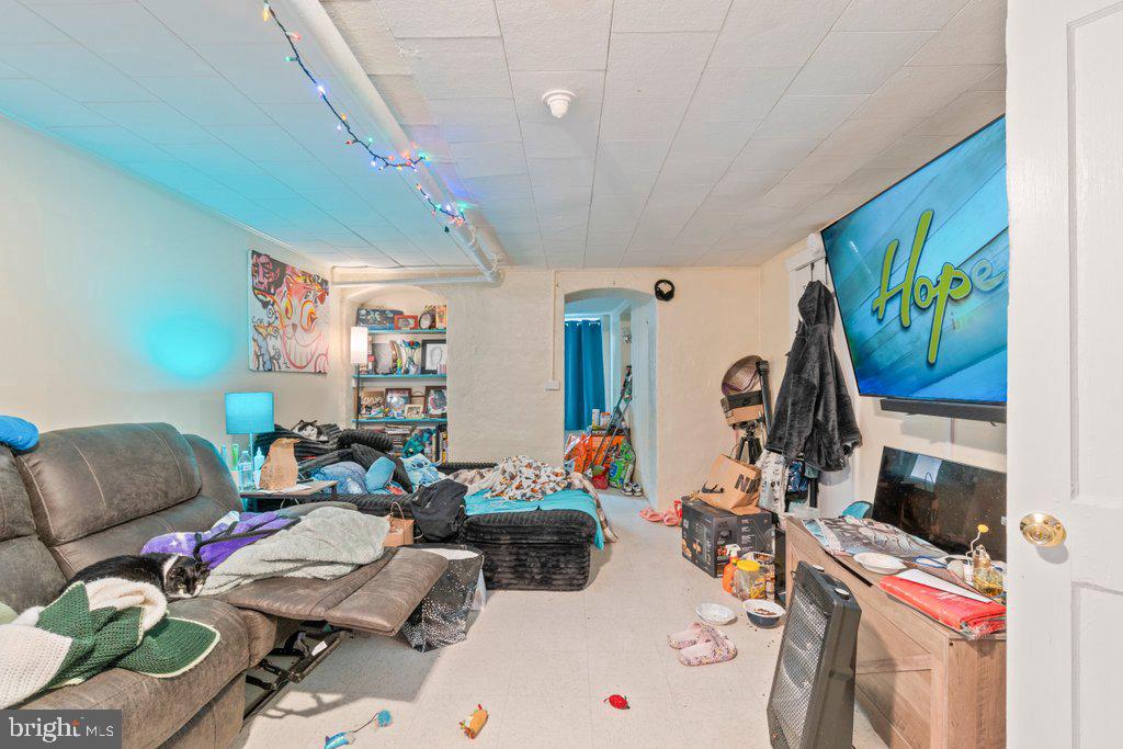 2810 Saint Paul St Property Photo 4