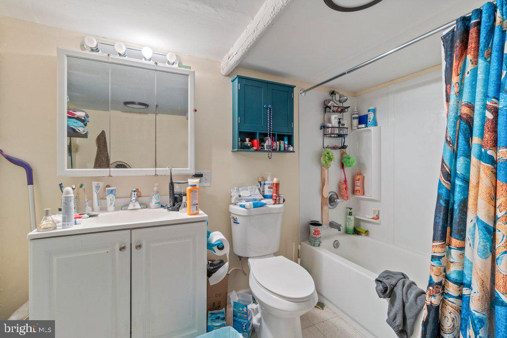 2810 Saint Paul St Property Photo 6