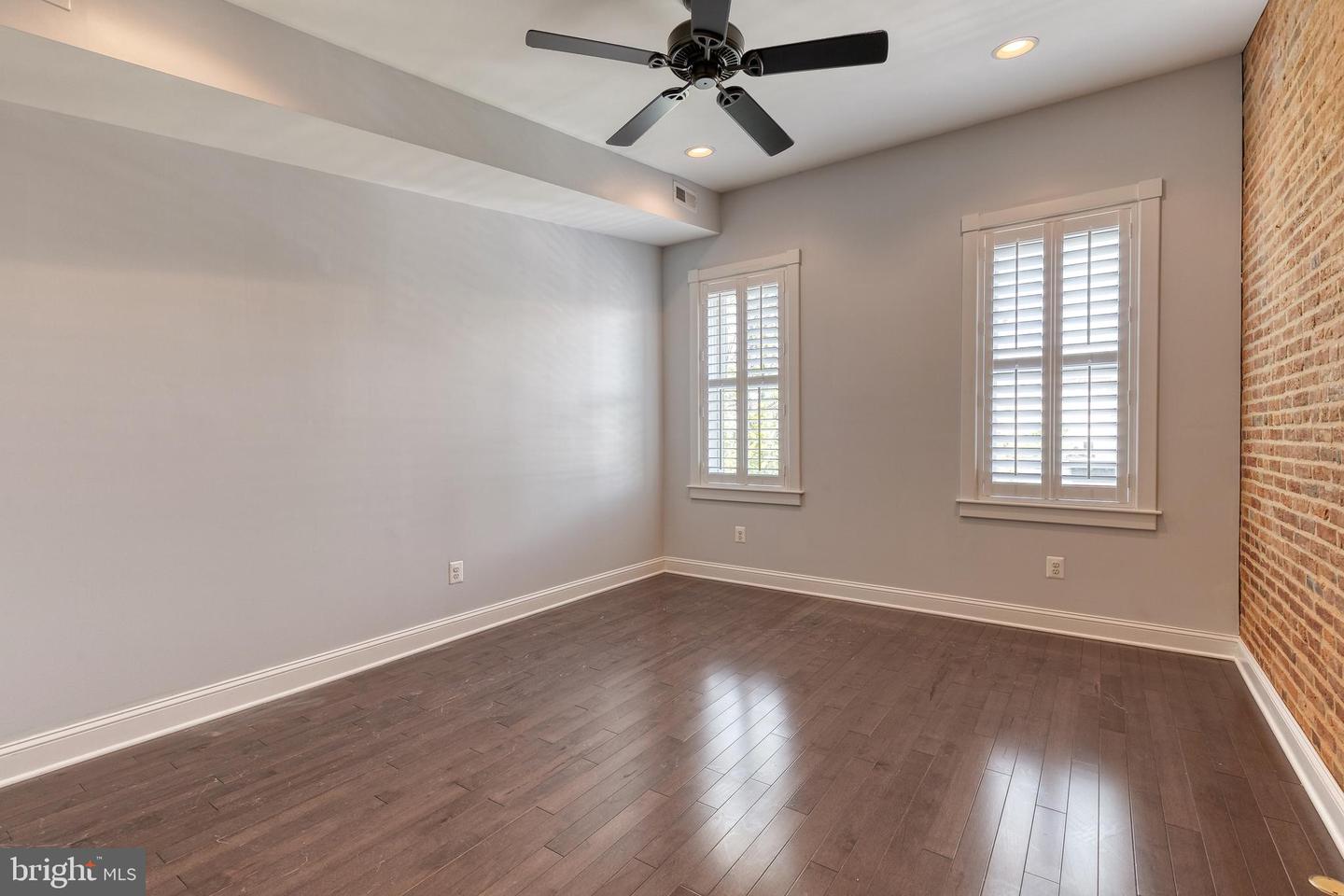 2205 Bank St Property Photo 12