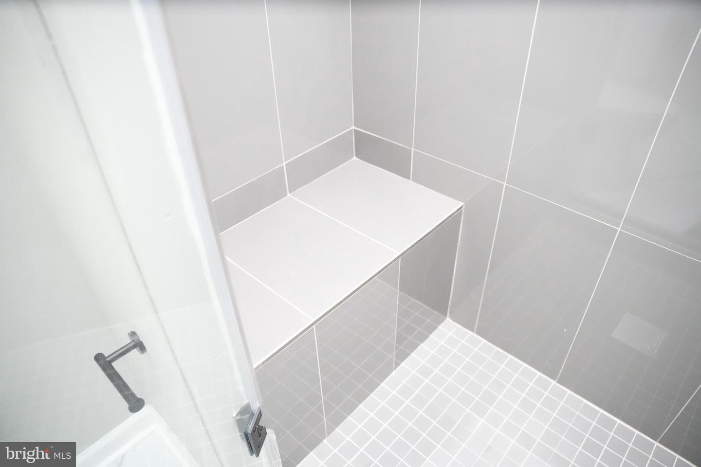2710 Jefferson St Property Photo 27