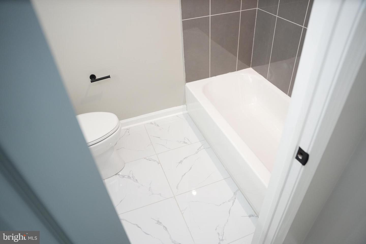 2710 Jefferson St Property Photo 55