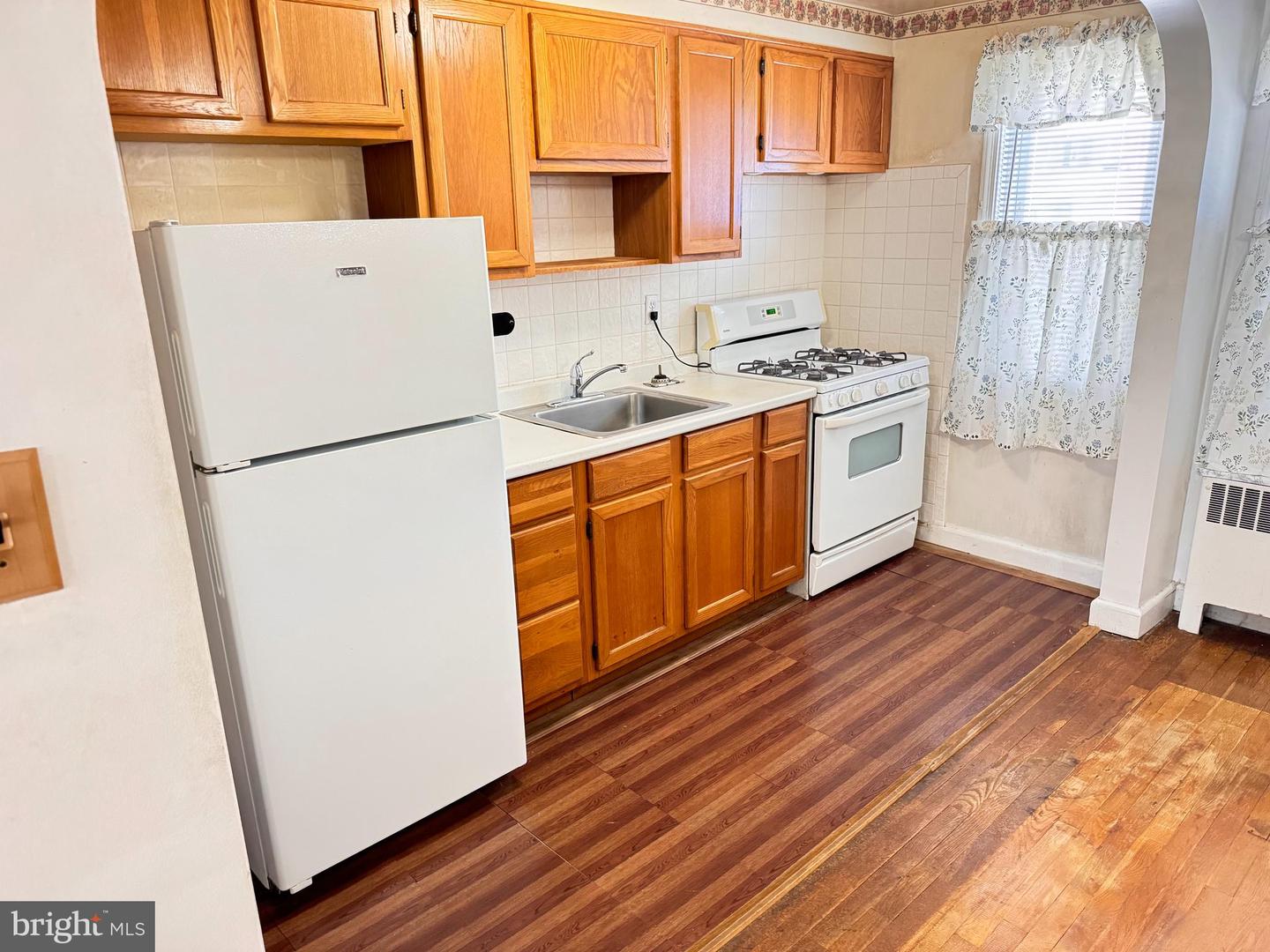 1221 Haverhill Rd Property Photo 5