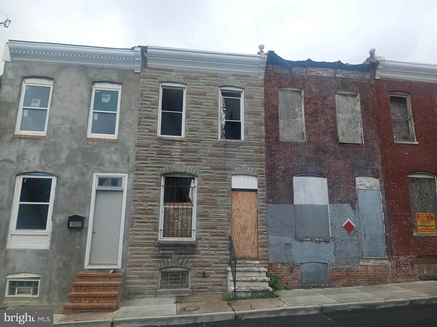 1802 N CHAPEL ST Property Photo 1