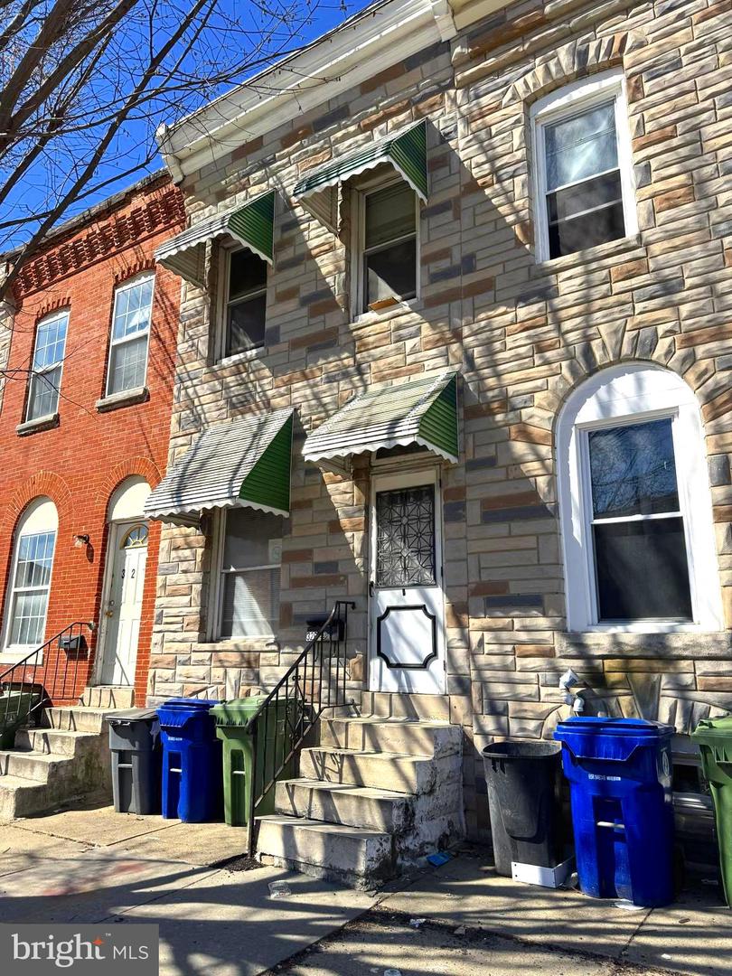 326 S CALHOUN ST Property Photo 1