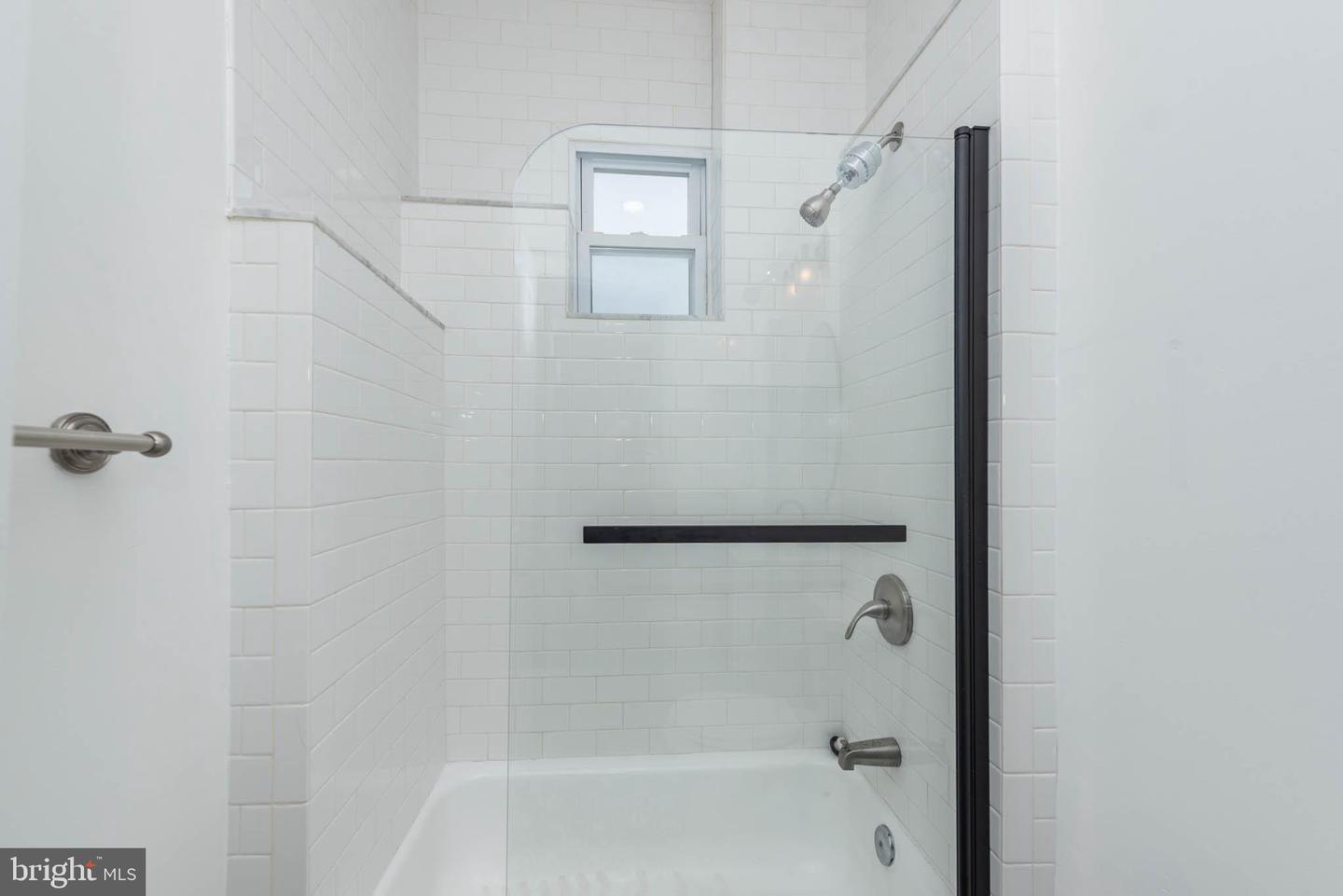 915 N Montford Ave Property Photo 20