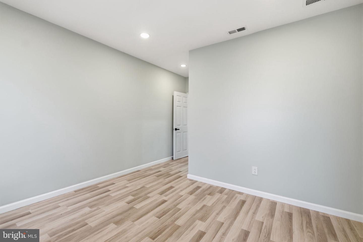 526 N Arlington Ave Property Photo 16