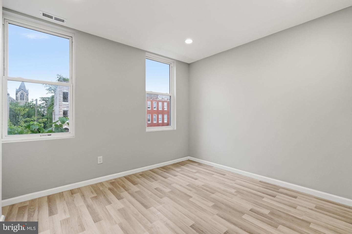 526 N Arlington Ave Property Photo 17