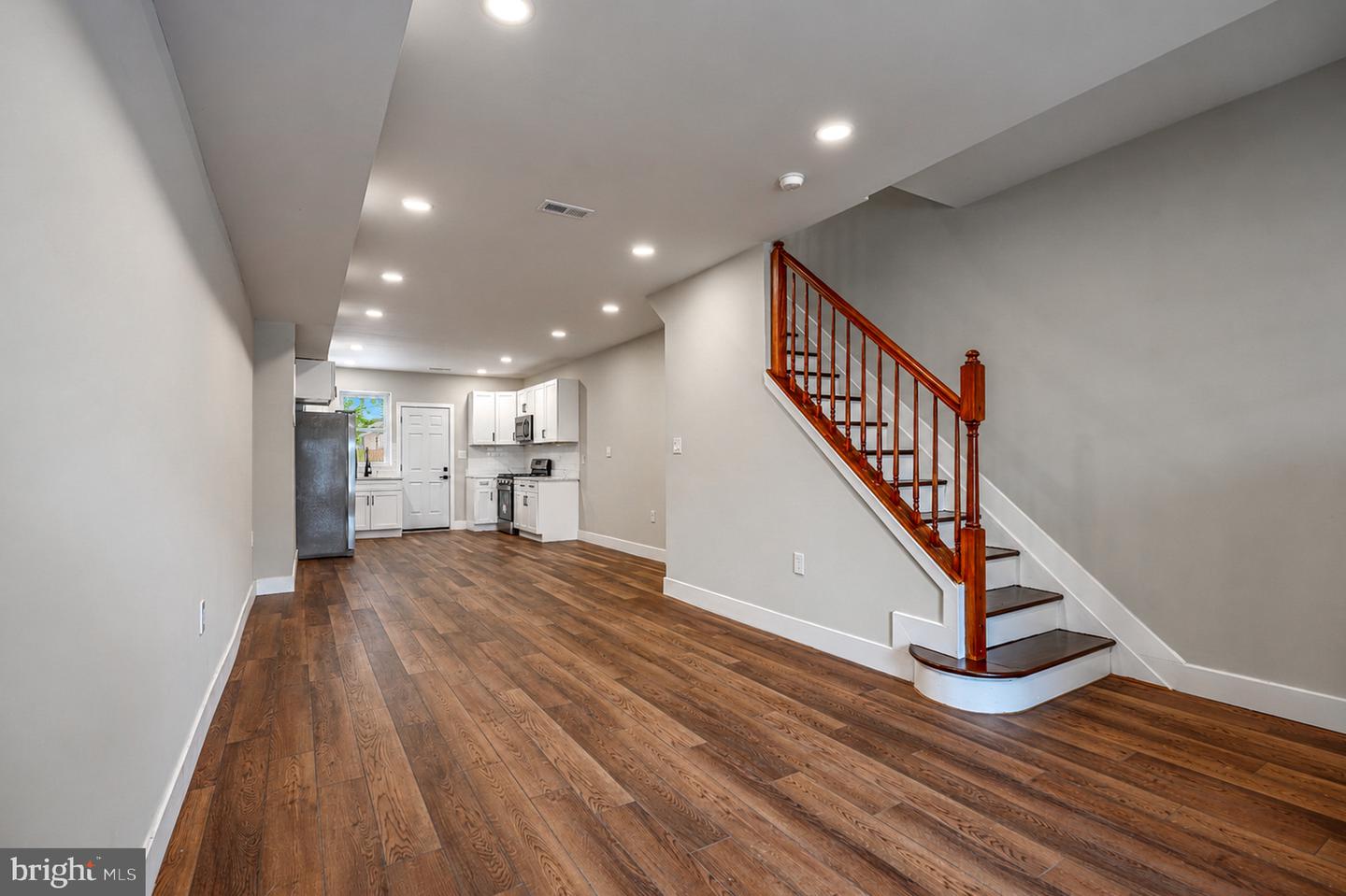 2824 Ashland Ave Property Photo 8