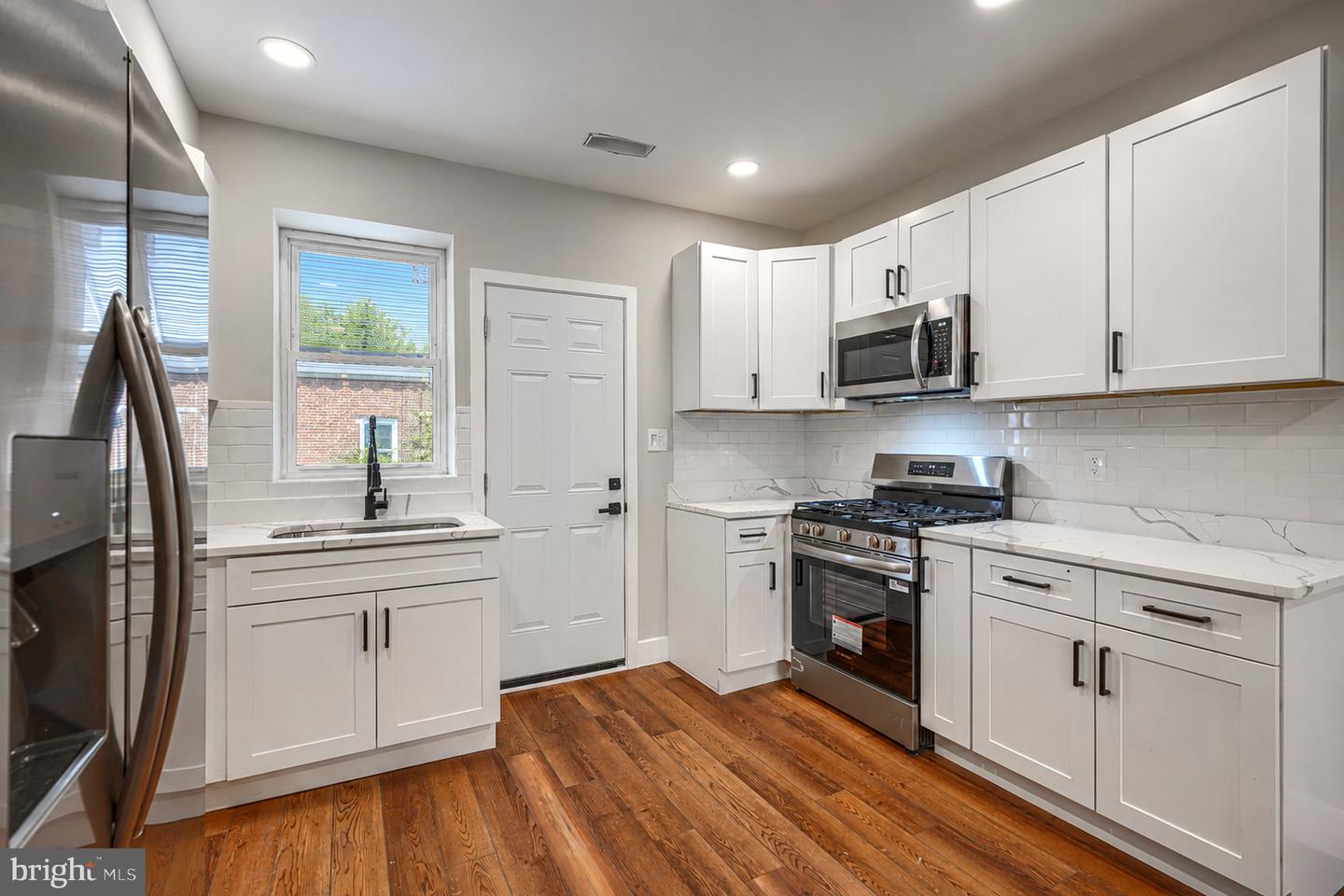 2824 Ashland Ave Property Photo 14