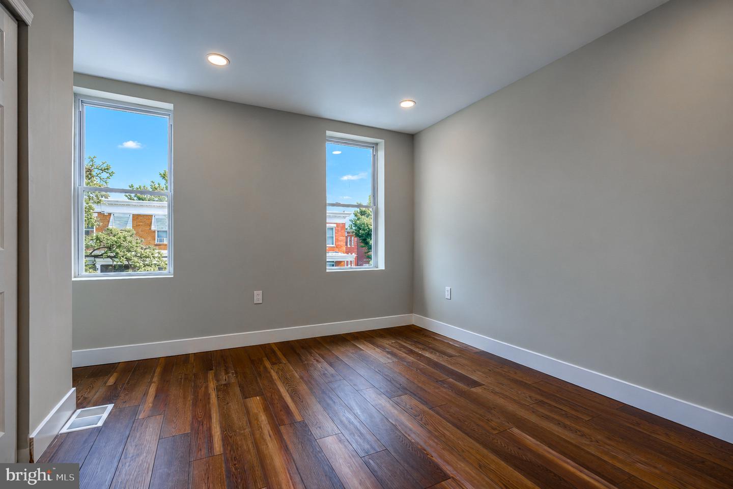 2824 Ashland Ave Property Photo 18