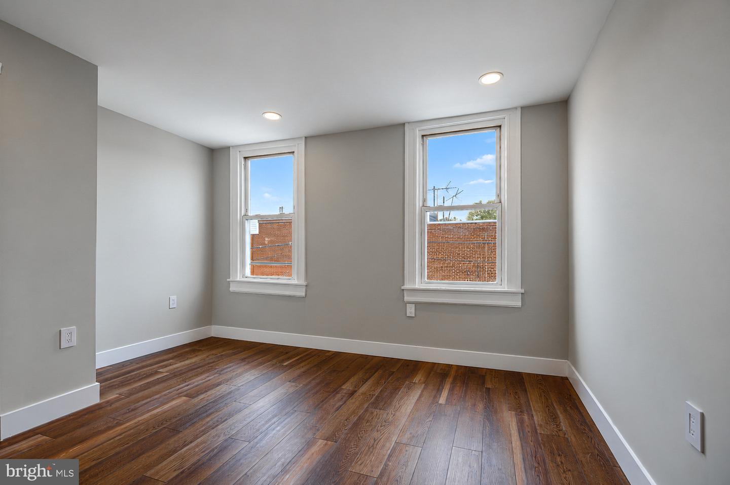 2824 Ashland Ave Property Photo 25