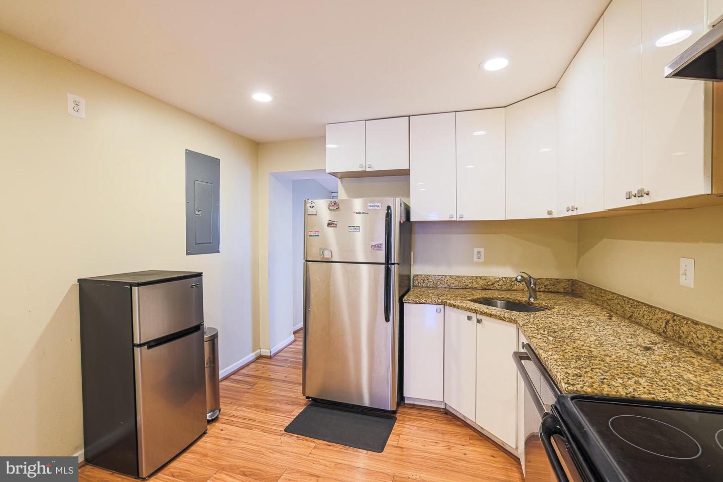 352 Woodyear St Property Photo 12