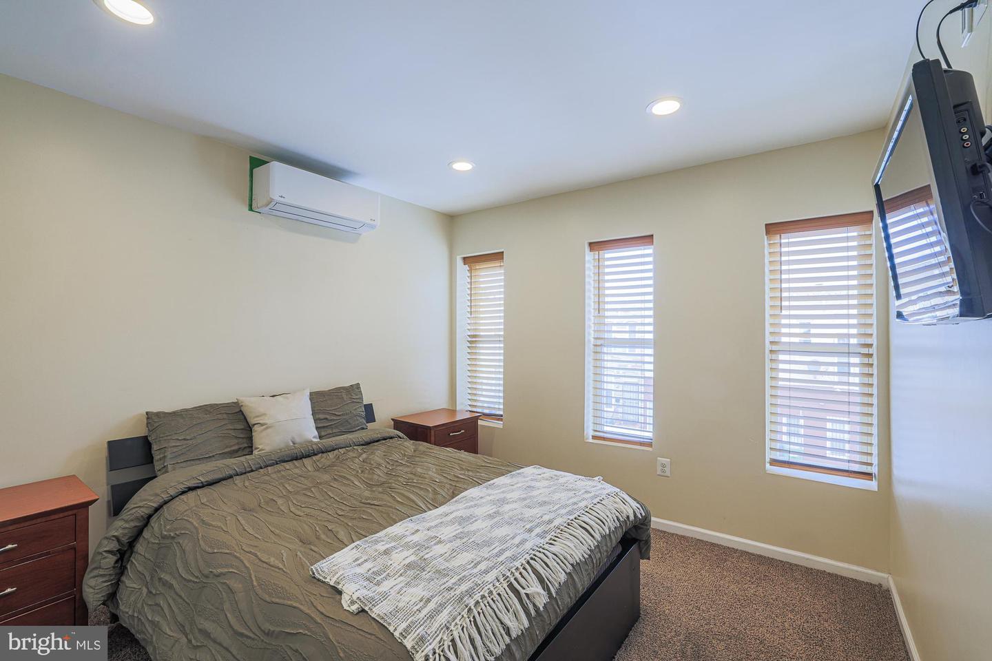 352 Woodyear St Property Photo 16
