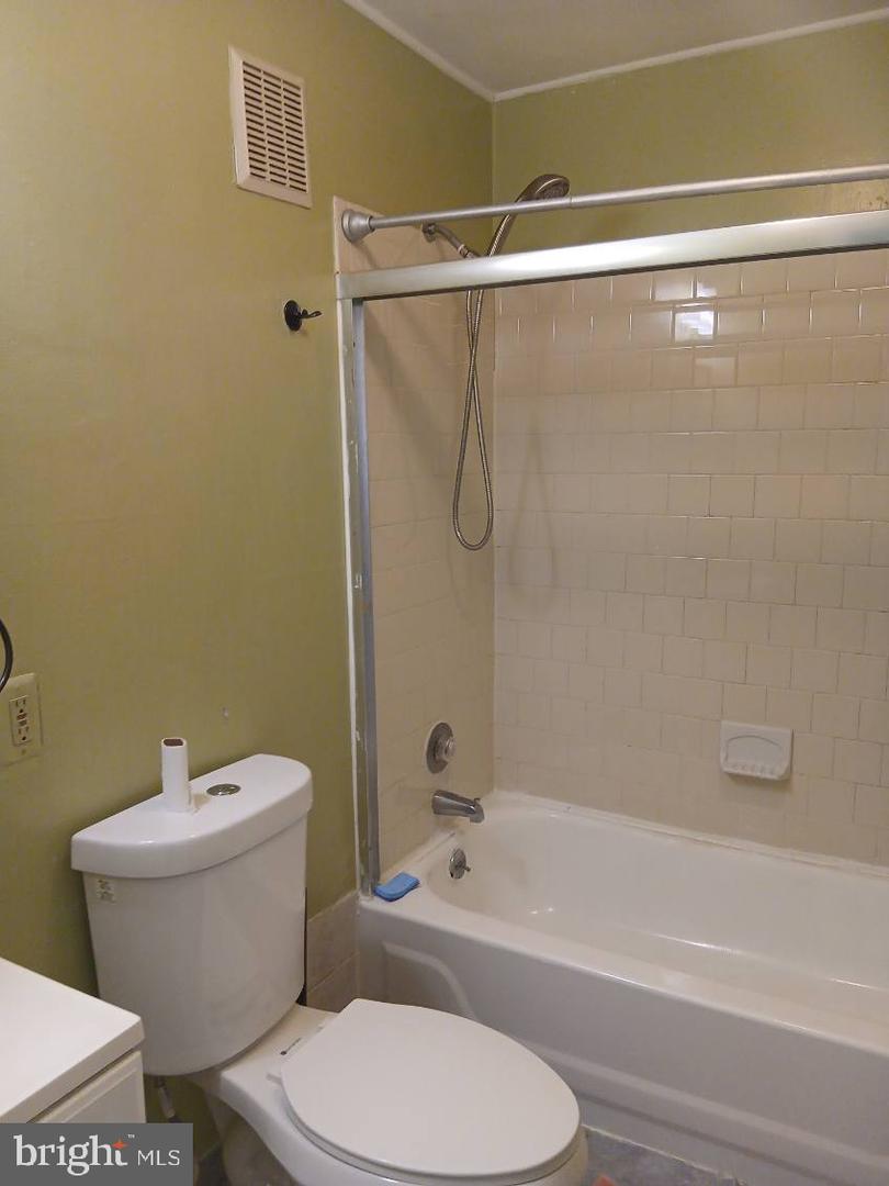 1704 Monterey St Property Photo 3