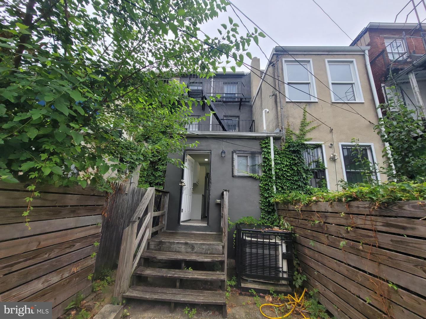 905 Bennett Pl Property Photo 3