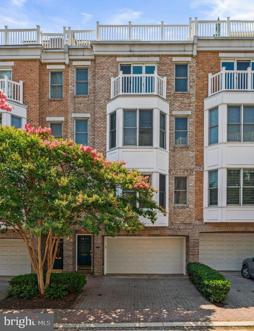 1207 Harbor Island Walk Property Photo 1