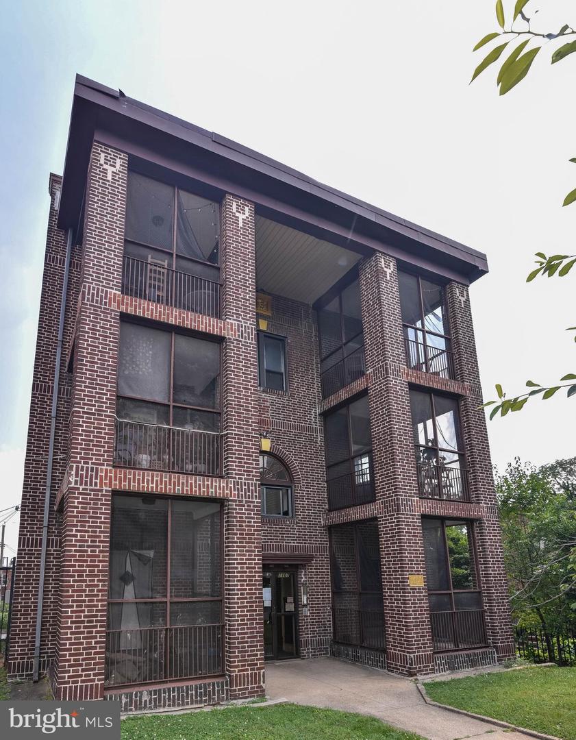 2111 Park Ave Property Photo 8