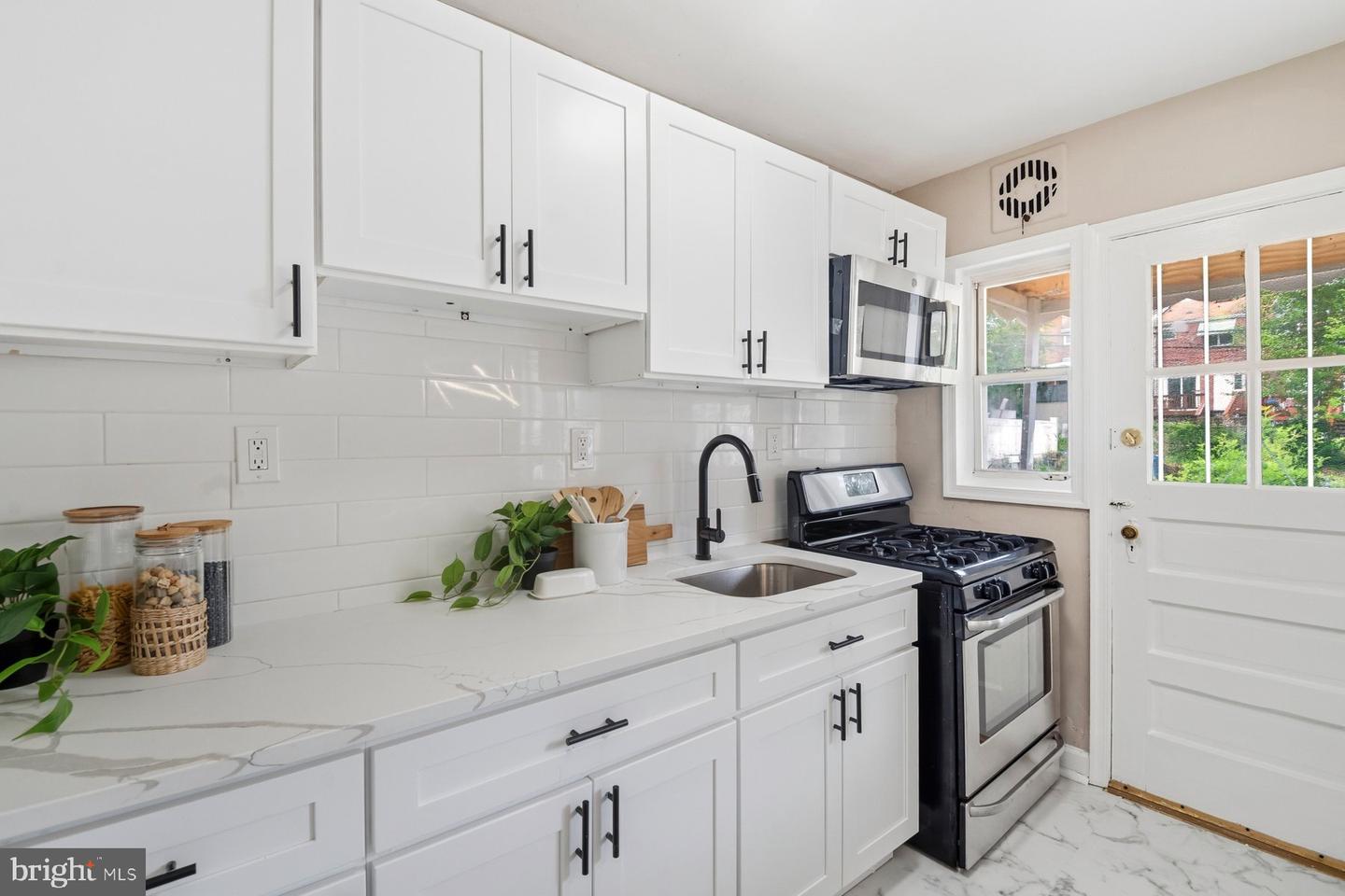 1708 Woodbourne Ave Property Photo 11