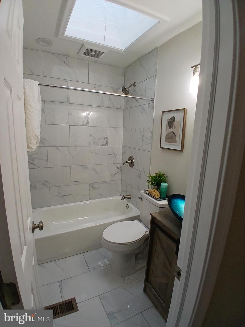 3323 Elmley Ave Property Photo 6
