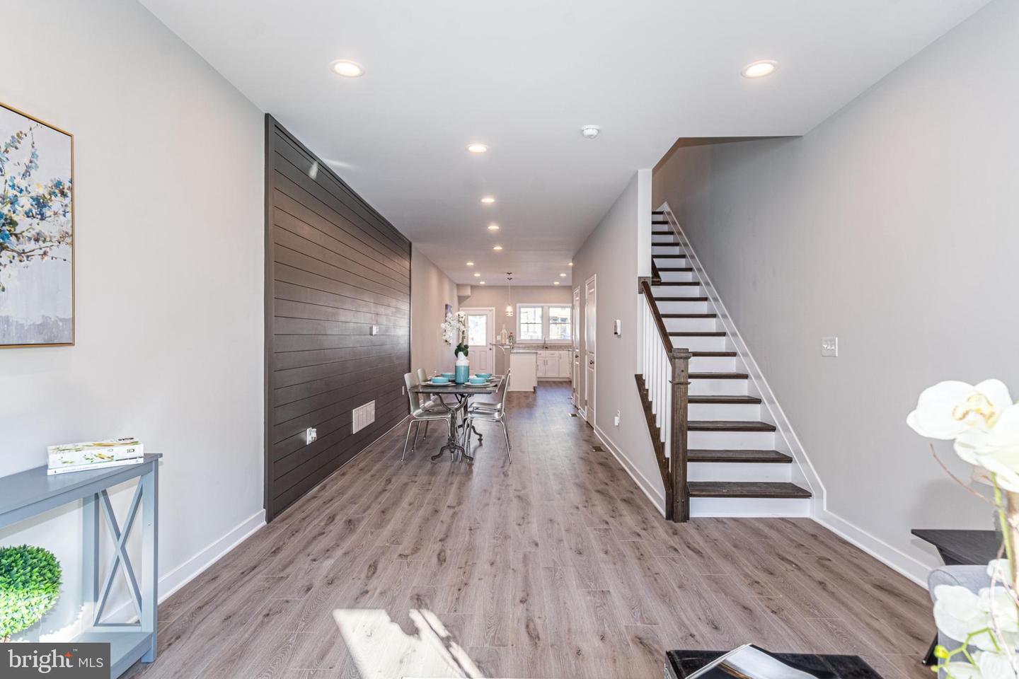 1404 Druid Hill Ave Property Photo 3
