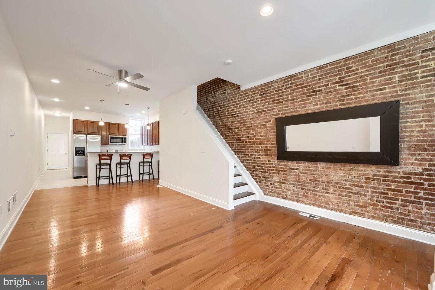 1228 N Broadway Property Photo 3